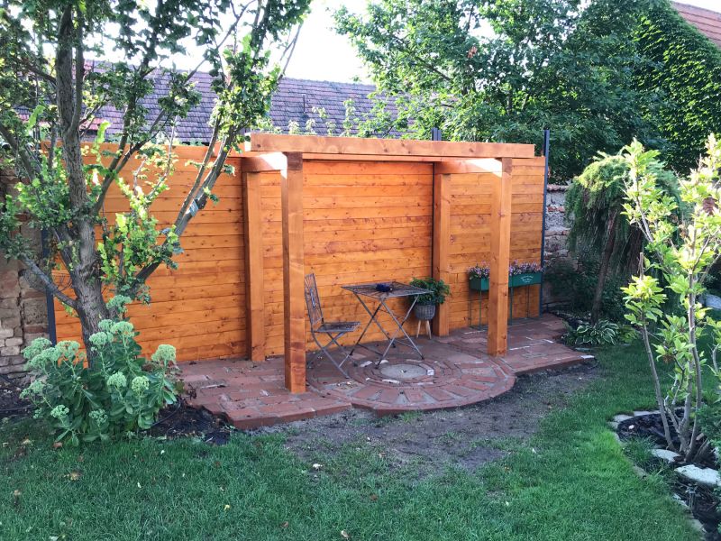 zahrady a nádvoří STAVBY ŠESTÁK