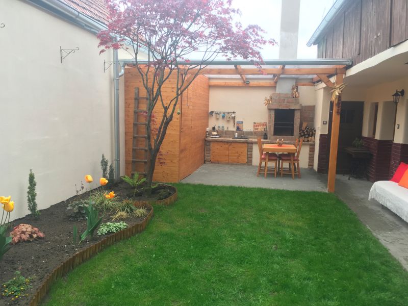 zahrady a nádvoří STAVBY ŠESTÁK